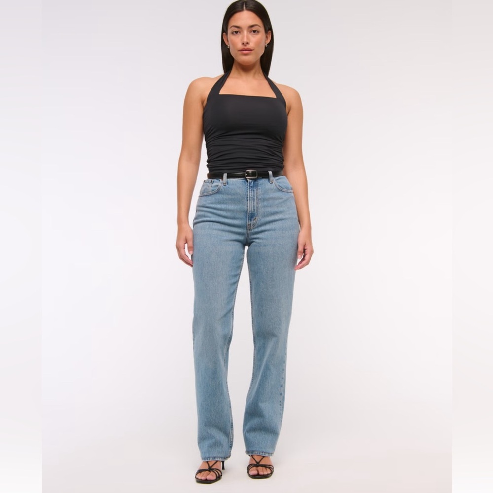 NWT Abercrombie 90s Straight Curve Love Jeans, medium wash